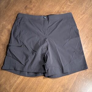 L.L.Bean Shorts Womens 14 Black Comfort Trail Water Resistant